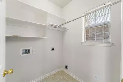 300 Cosbie Drive, Irving, TX 75063 - Photo 21