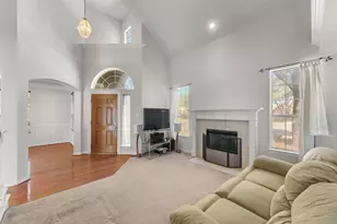 300 Cosbie Dr, Irving, TX 75063 - Photo 11