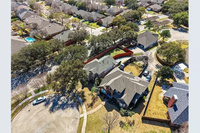 300 Cosbie Drive, Irving, TX 75063 - Photo 33