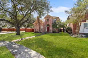 300 Cosbie Dr, Irving, TX 75063 - Photo 5