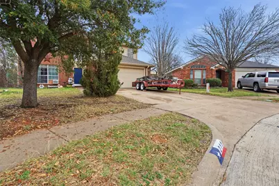 211 Jacinth Lane, Granbury, TX 76049 - Photo 3