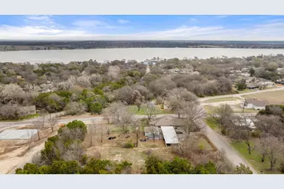 2708 Cedarhill Street, Granbury, TX 76048 - Photo 35