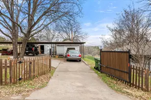 2708 Cedarhill St, Granbury, TX 76048 - Photo 9