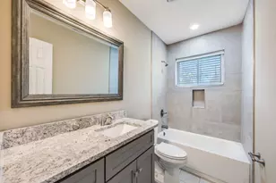 8911 Angleton Pl, Dallas, TX 75243 - Photo 11