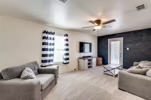 9812 Marthas Vineyard Cir, Providence Village, TX 76227 - Photo 3