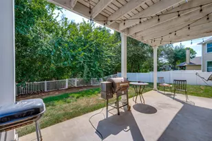 9812 Marthas Vineyard Cir, Providence Village, TX 76227 - Photo 23