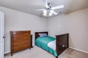 9812 Marthas Vineyard Cir, Providence Village, TX 76227 - Photo 17