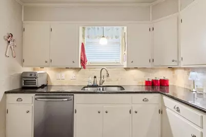 416 Whitehall Drive, Woodway, TX 76712 - Photo 13