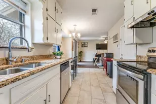 6037 Highcrest Dr, Watauga, TX 76148 - Photo 5