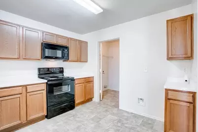 10540 Flagstaff Run, Fort Worth, TX 76140 - Photo 11