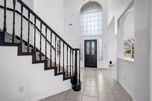 2913 Spartacus Dr, Grand Prairie, TX 75052 - Photo 5