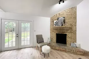 6201 Big Springs Dr, Arlington, TX 76001 - Photo 9