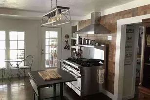 408 S Railroad Ave, Calvert, TX 77837 - Photo 11