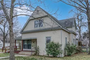 401 W Maple St, Whitewright, TX 75491 - Photo 1