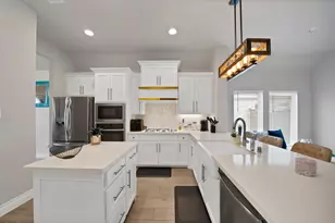 9528 Oxbow Ln, Little Elm, TX 75068 - Photo 3