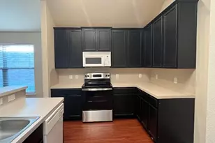 621 Crystal Falls Dr, McKinney, TX 75071 - Photo 5