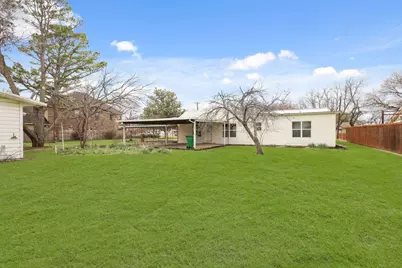 2340 Harris Lane, Haltom City, TX 76117 - Photo 7