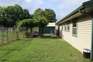 402 Cleveland St, Bailey, TX 75452 - Photo 11