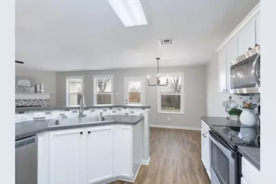 9824 Thomas Jefferson Drive, McKinney, TX 75072 - Photo 13