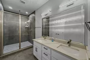 5635 Philip Ave, Dallas, TX 75223 - Photo 13