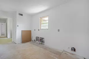 605 Hinton St, Grand Prairie, TX 75050 - Photo 7