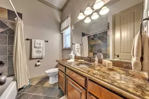 2717 S Shady Ln, Arlington, TX 76001 - Photo 17