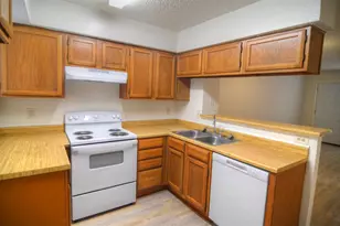 9451 Olde Village Ct, Dallas, TX 75227 - Photo 5