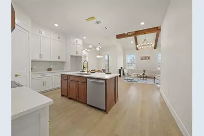 1033 E Bowie Street, Fort Worth, TX 76104 - Photo 7