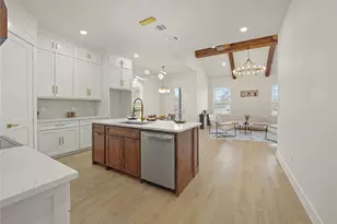 1033 E Bowie St, Fort Worth, TX 76104 - Photo 7