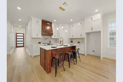 1033 E Bowie Street, Fort Worth, TX 76104 - Photo 9