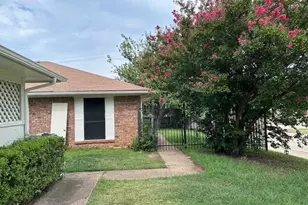 4200 Wingrove Dr, Arlington, TX 76015 - Photo 1