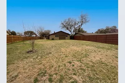 2005 Victoria Road, Carrollton, TX 75007 - Photo 5