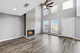 1222 W Hudgins St, Grapevine, TX 76051 - Photo 5