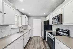 1222 W Hudgins St, Grapevine, TX 76051 - Photo 7