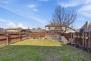 1222 W Hudgins St, Grapevine, TX 76051 - Photo 31