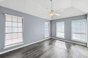 1222 W Hudgins St, Grapevine, TX 76051 - Photo 11