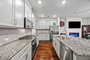 329 Baker Dr, Plano, TX 75074 - Photo 5