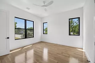3807 Pallos Verdas Dr, Dallas, TX 75229 - Photo 15