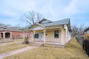 2206 Chestnut Ave, Fort Worth, TX 76164 - Photo 1