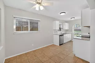 5061 Amhurst Ln, The Colony, TX 75056 - Photo 9