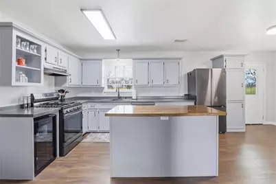 265 N Trinity Avenue, Emhouse, TX 75110 - Photo 7