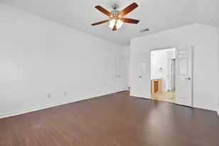 5904 Meadowglen Dr, Denton, TX 76226 - Photo 17