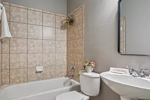 6510 Daisy Dr, Arlington, TX 76017 - Photo 17