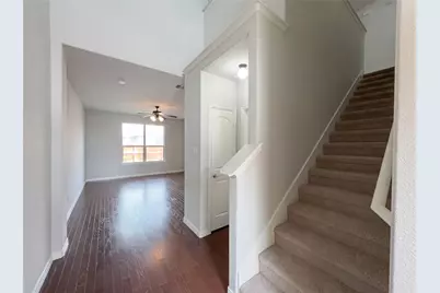 949 Wellington Drive, Lewisville, TX 75067 - Photo 9