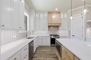 709 Anne Rd, Van Alstyne, TX 75495 - Photo 9
