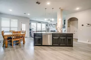 433 Joseph Ln, Crowley, TX 76036 - Photo 9