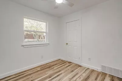 521 Mesquite Avenue, Crowley, TX 76036 - Photo 37