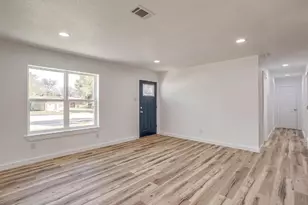 521 Mesquite Ave, Crowley, TX 76036 - Photo 5