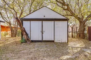 521 Mesquite Ave, Crowley, TX 76036 - Photo 39