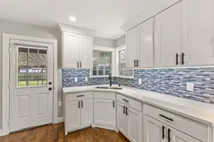 1014 Harlan St, Irving, TX 75060 - Photo 9